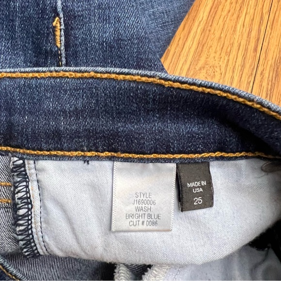 Veronica Beard Debbie 10” Skinny Jeans in Bright Blue - Picture 7 of 12